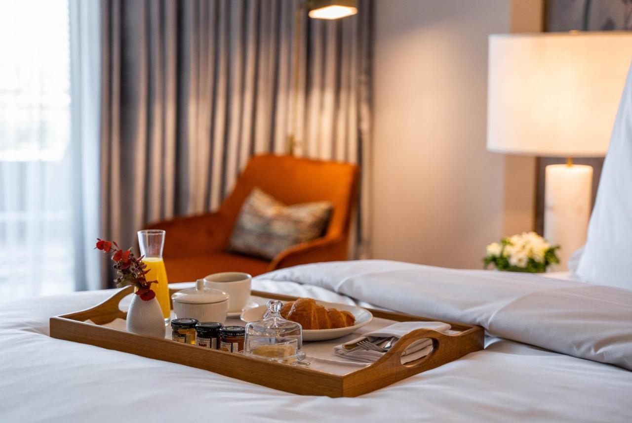 Jareed Hotel Riyadh Ngoại thất bức ảnh Room service