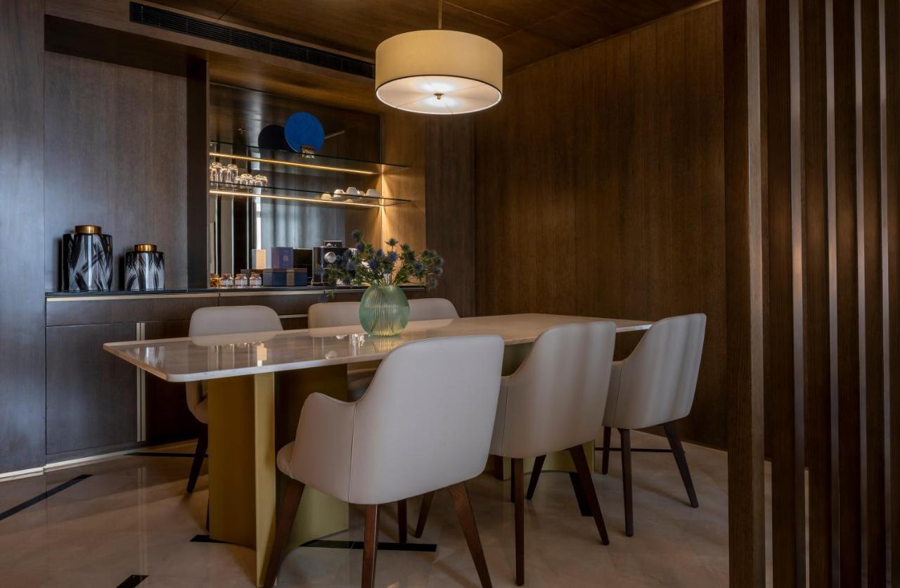 Jareed Hotel Riyadh Ngoại thất bức ảnh A dining room in a private suite