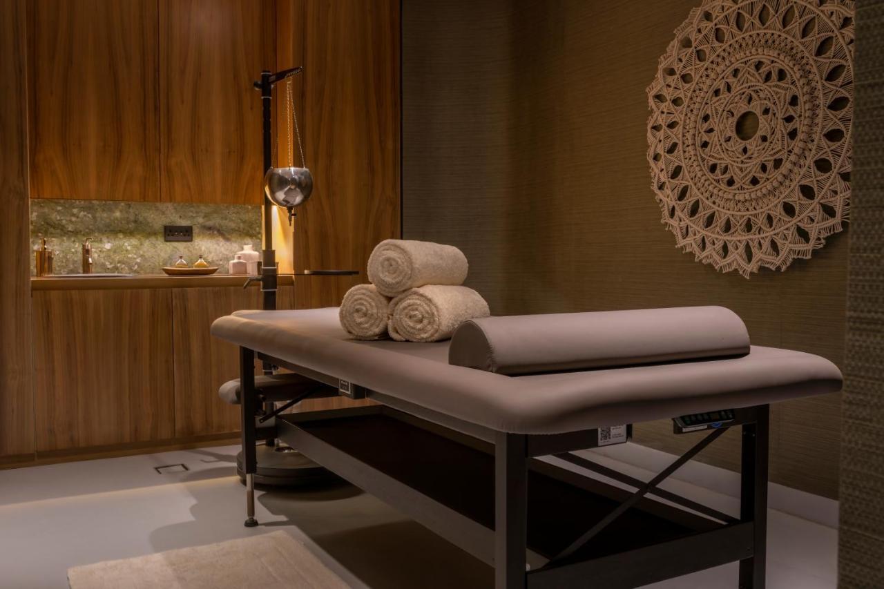 Jareed Hotel Riyadh Ngoại thất bức ảnh A massage table
